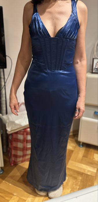 Sukienka z wiązanymi plecami (inspirowana BabyBoo)