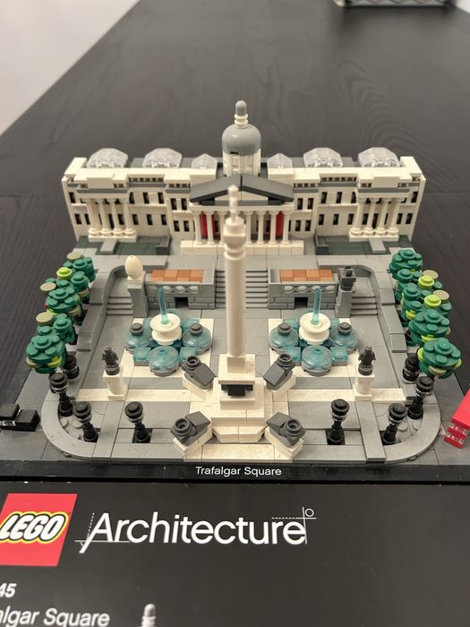 Lego Arquitetura - 21045 - Trafalgar Square