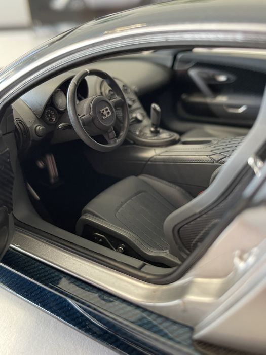 ミニカー MINICHAMPSBugattiVeyron Super Sport 2011 ミニカー MINICHAMPSBugattiVeyron Super Sport 2011 1/18