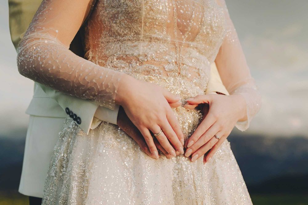 suknia ślubna błyszcząca