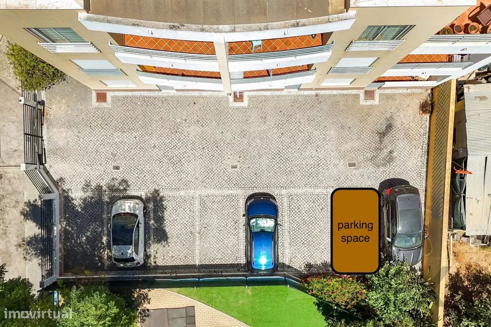 T2 mobilado com terraço e estacionamento no centro de Cabanas de Tavir