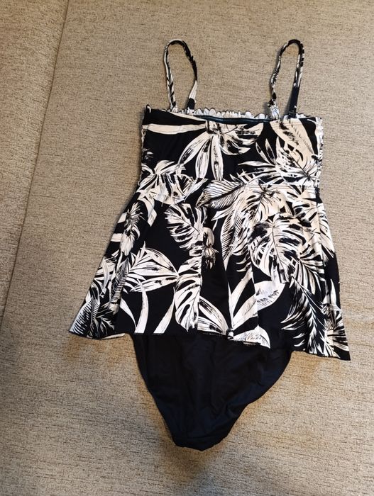 Купальник суцільний  р.M.