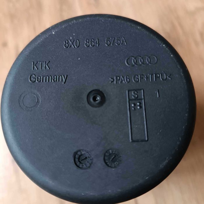 Kubek - popielniczka do Audi + kamizelki gratis