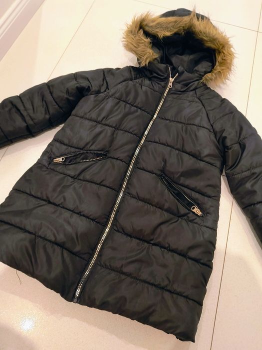 Płaszcz kurtka zimowa 122 dla dziewczynki czarna z kapturem
