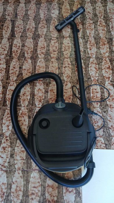 Aspirador de Pó e Líquidos KÄRCHER WD – Muito Bom Estado