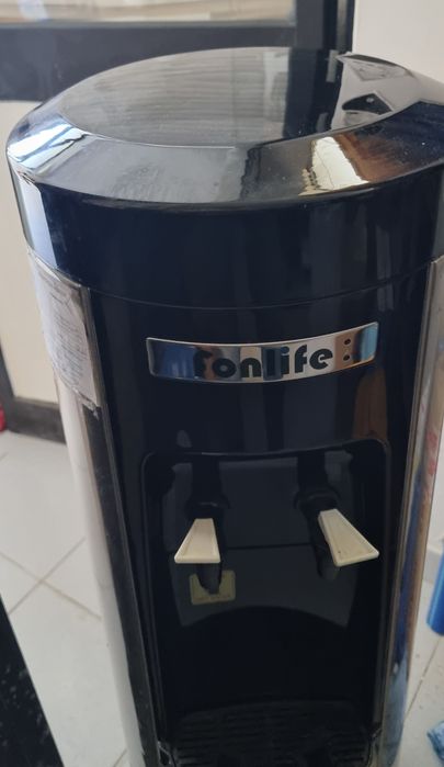 Water dispenser with natural, cold, and hot water, including filtration64730229456770123