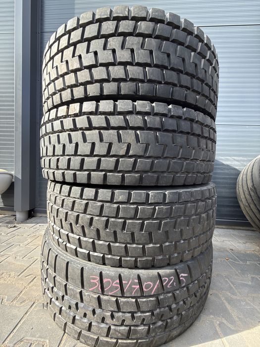 Opony uzywane napedowe naciete 305/70R22,5