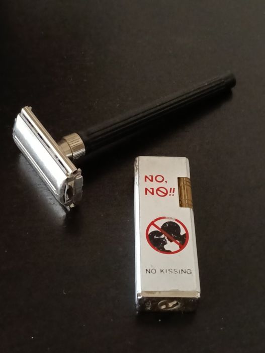 Gillette inglesa e isqueiro colecionavel