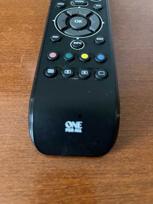 Comando ONE FOR ALL URC 7120 (Universal)