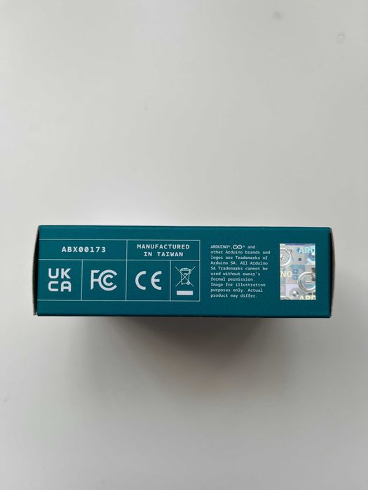 Arduino UNO Q 4GB ram 32 gb eMMC