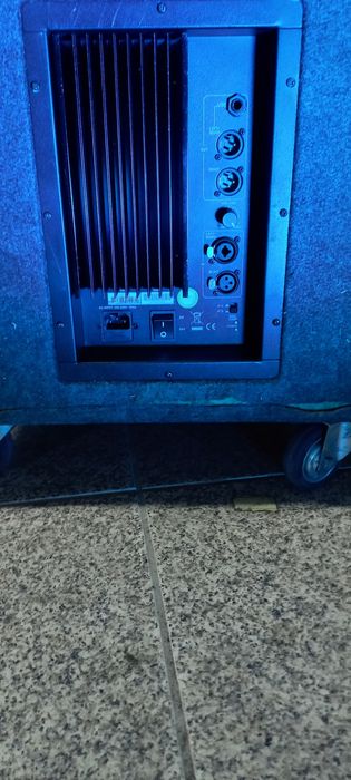 Sub amplificado 500w impecável