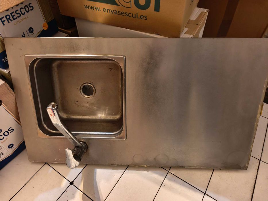 Lava loiça com tampo em inox