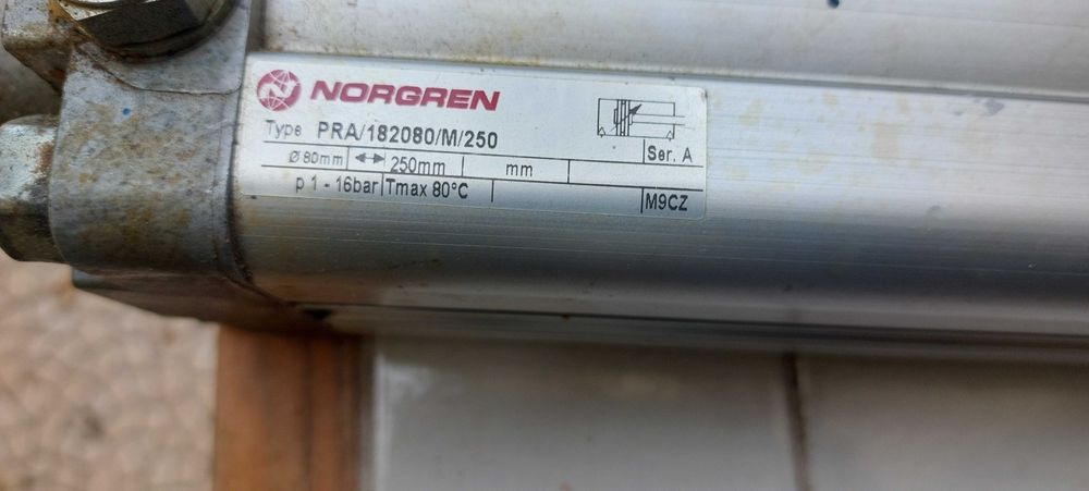 Pneumatic Jack478563425951436802