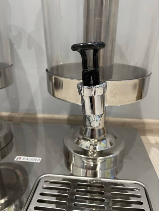 Диспенсер для напоїв