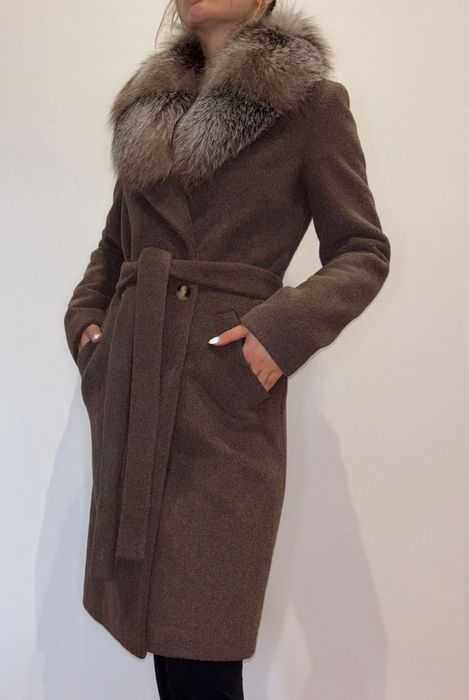 Plaszcz welniany z futrem naturalnym ( nowy ) roz.S