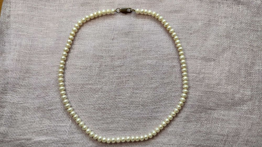 Бижутерия ( брошки , запонки, бусы)