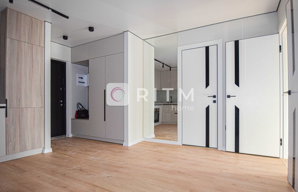 2-к. квартира по вул. Смакули, 55 м2