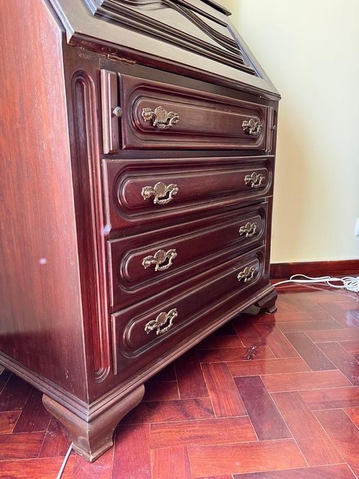 Papeleira / escrivaninha / secretária dobrável com estante e gavetas