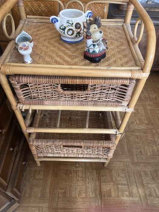 Szafka + porcelana rozne figurki