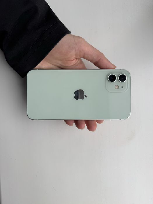 iPhone 12 64gb у хорошому стані