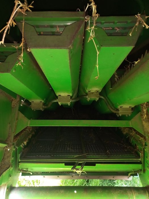 Комбайн John Deere 1042