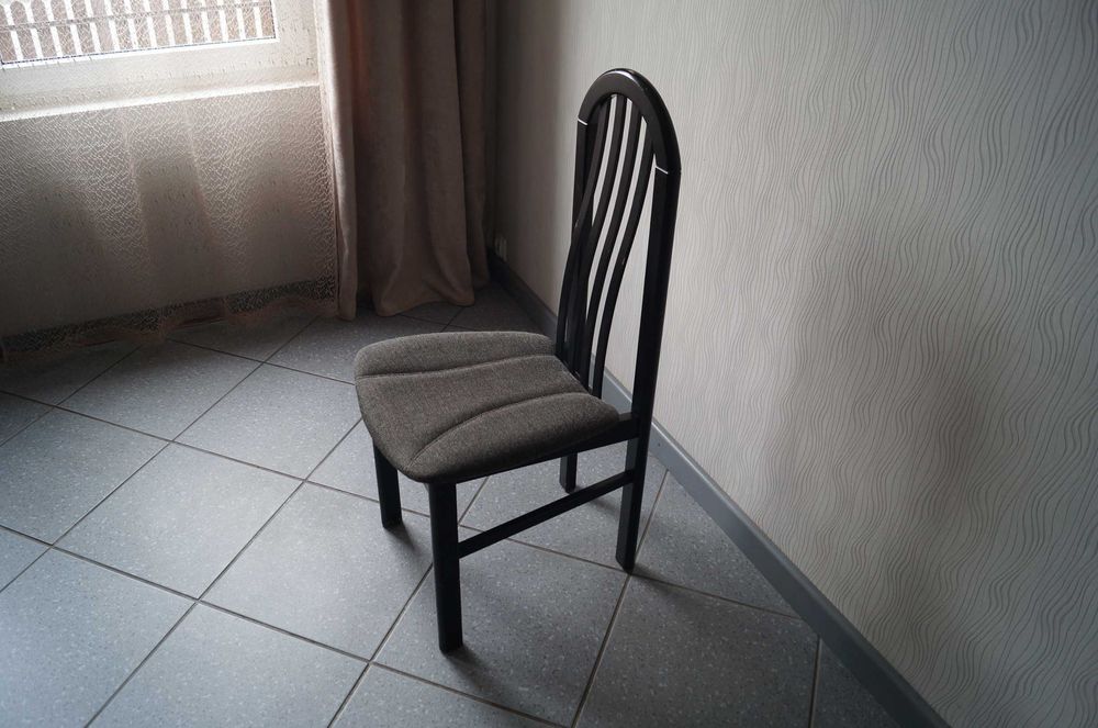 Stół drewniany czarny, rozsuwany + 4 krzesła