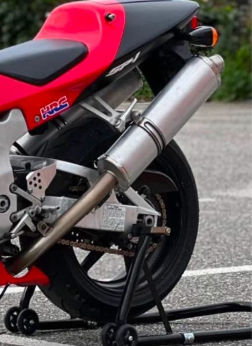 Escapes LEOVINCE para Honda VTR-SP1 ou SP2