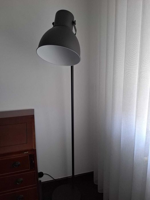 Candeeiro de Pé Hektar