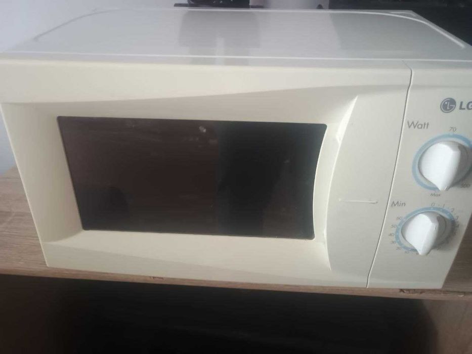 Sprzedam mikrofalówkę LG MS-1924W sprawną