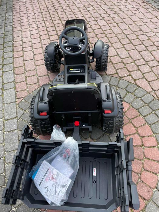 NOWY Duży Traktor na akumulator z Przyczepką Pilot samochód traktorek