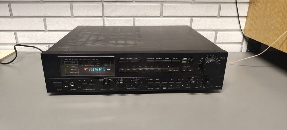 Amplituner DENON DRA-750. Stereo