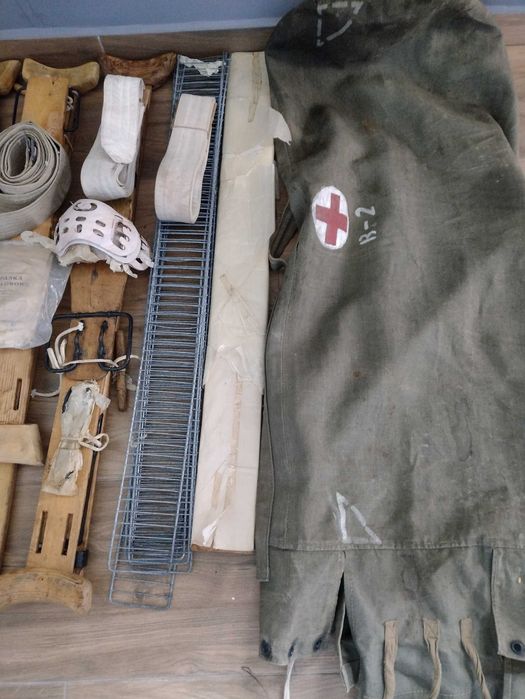 Wojskowy zestaw medyczny B-2 PRL