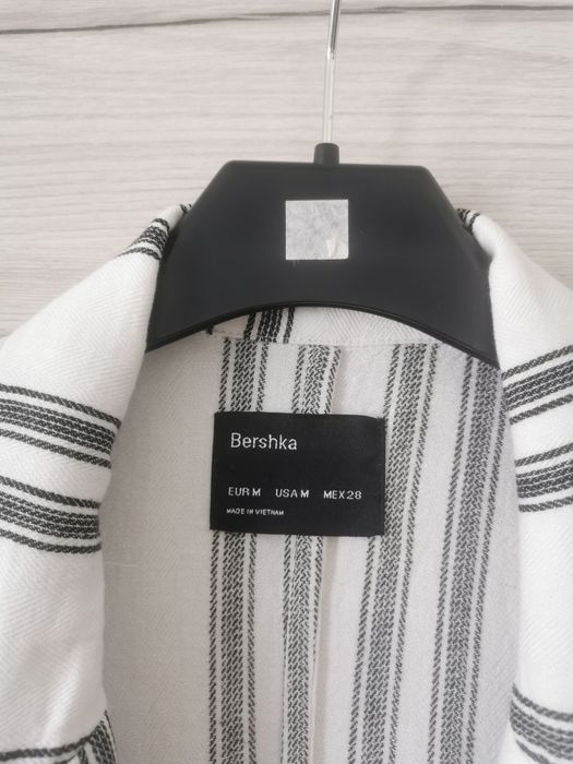 Kamizelka Bershka 38 M biała w czarne paski wiskoza len