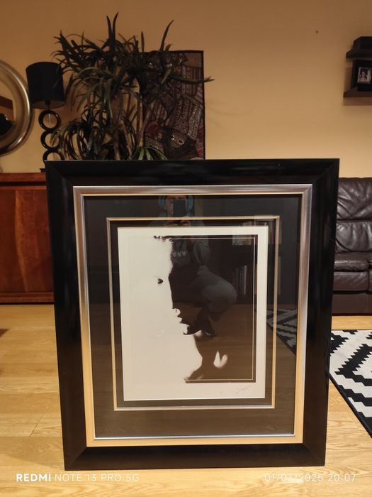 Quadro com moldura em madeira