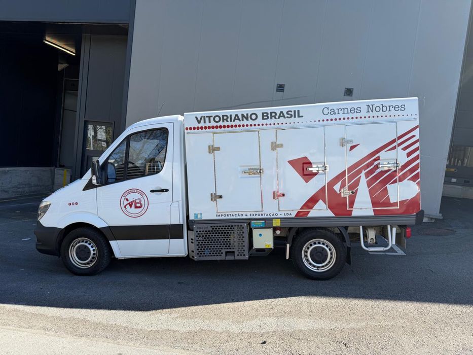 Vende-se empresa de importação e exportação de carnes, aves, porcos, peixes e mariscos com todos equipamentos.