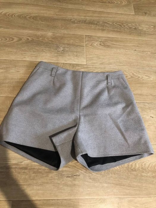 Класичні сірі шорти