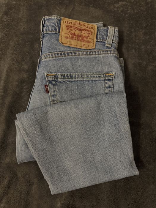 Класичні вінтажні джинси Levi's у світло-блакитному кольорі