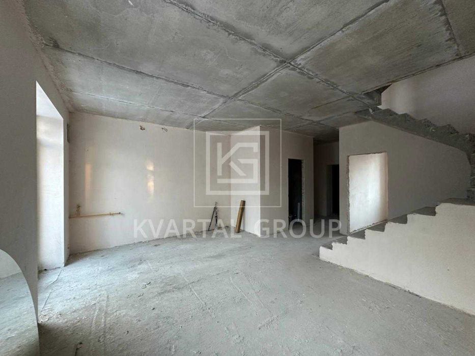 Продам ГАРНИЙ таунхаус в районі Центрального парку. Газ.