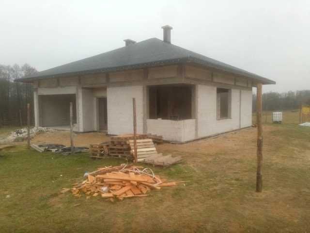 Działka z domem w stanie surowym – sprzedam