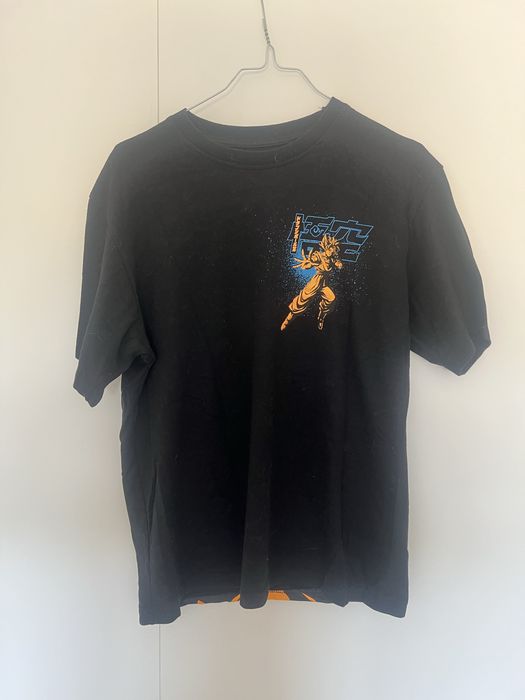 T-shirt Dragon Ball Z Goku Pull&Bear – Tamanho S