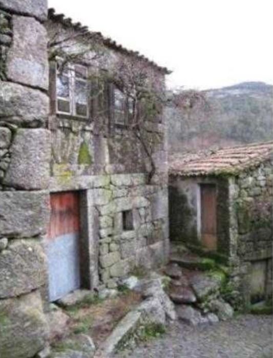Casa de aldeia para recuperar