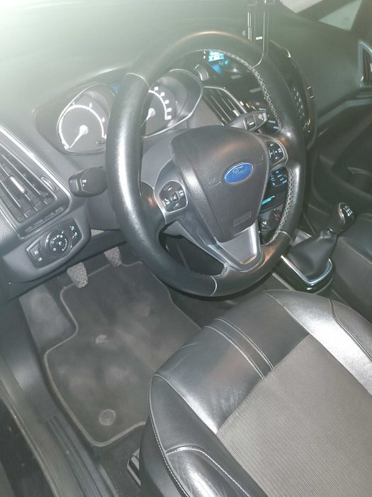 Ford B-Max — fotografia 11