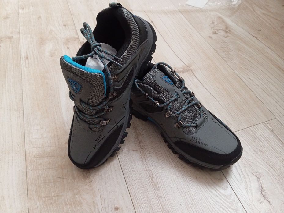 Продам чоловічі кросівки