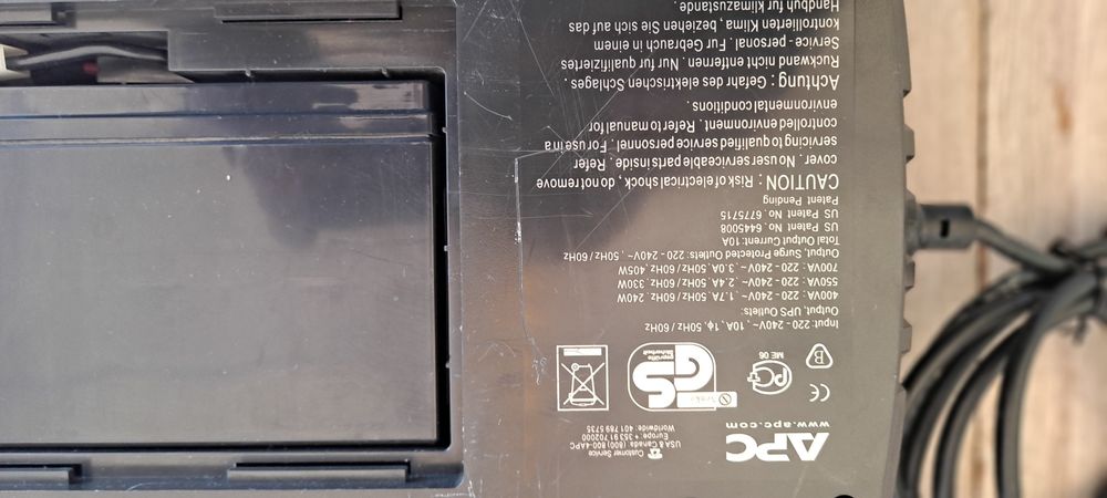 UPS with 8 Sockets425768543501701121