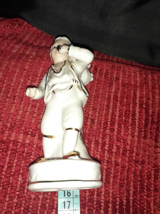 Estatueta em Porcelana ,"cdc HAND MADE "