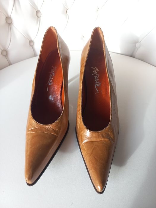 Calçado pele bom estado