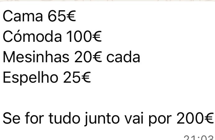 Cama de casal , comoda , mesas de cabeceira e espelho