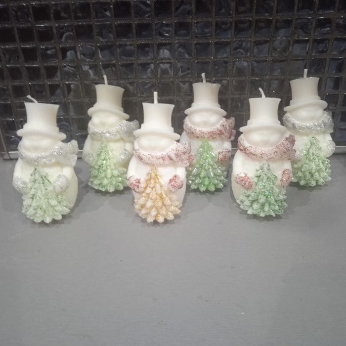 Wesołe bałwanki z wosku sojowego