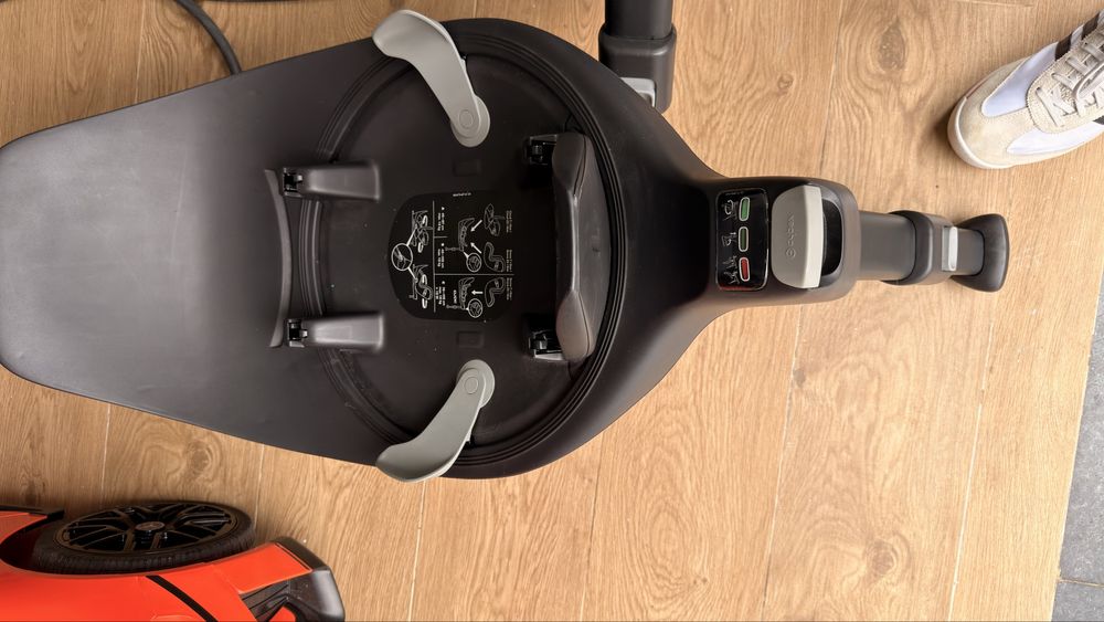 Babycoque Cybex Cloud T i-Size Plus e duas bases