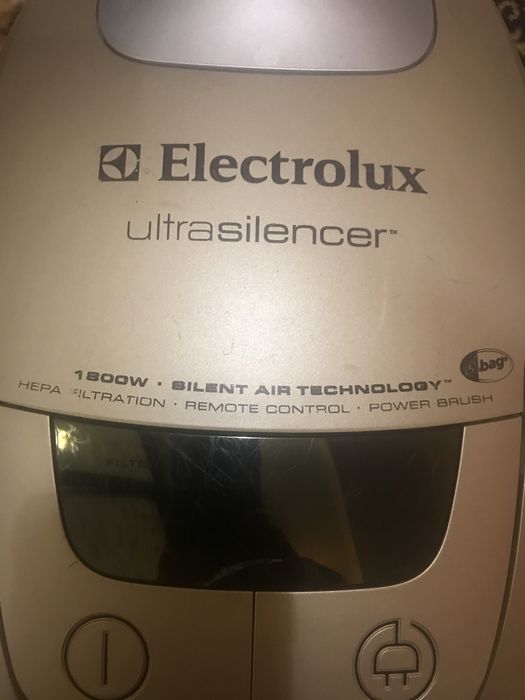 Пилосос Electrolux 1800w